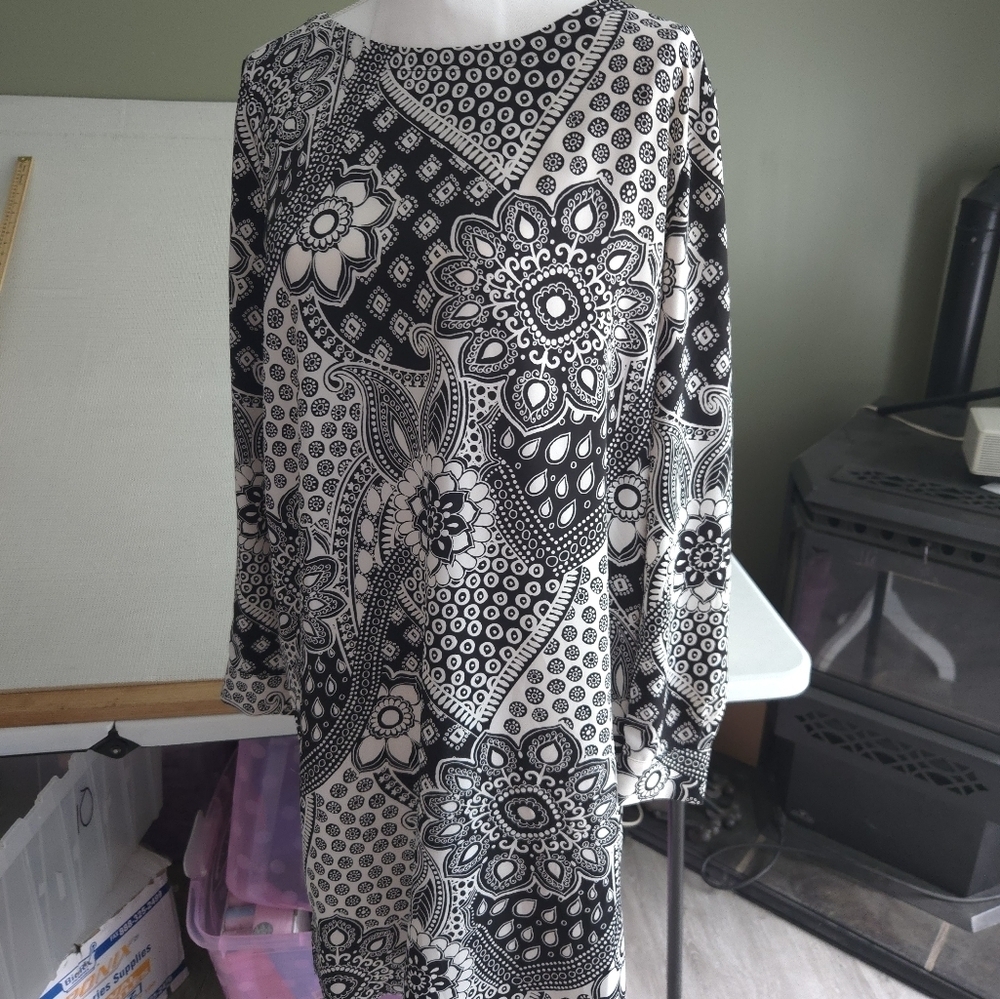 LOFT Black and White Patterned Midi Dress - Picture 1 of 12